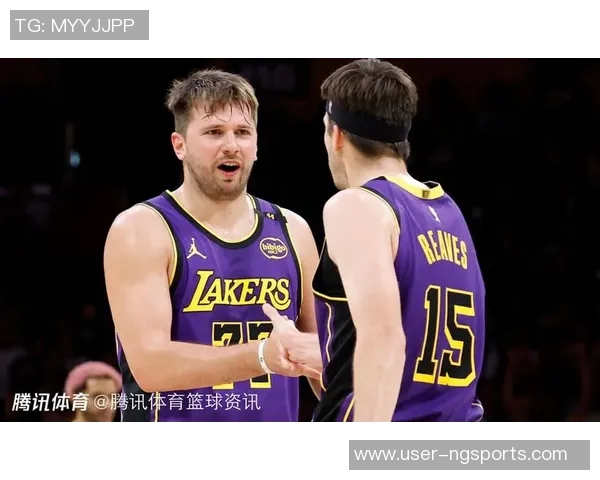 东契奇与里夫斯联手发威勇士油漆区内线防守漏洞显著